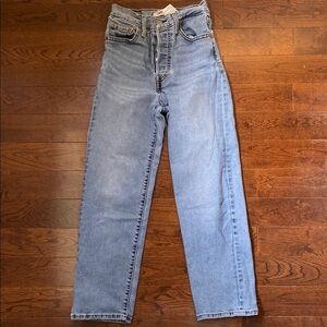Levi's Womens Size 25 or 24 Ribcage Straight Leg Jeans Light Wash High Waist